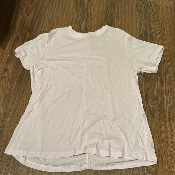 Lululemon all yours tee in strawberry milk shake size 2 like new condition - Picture 1 of 3